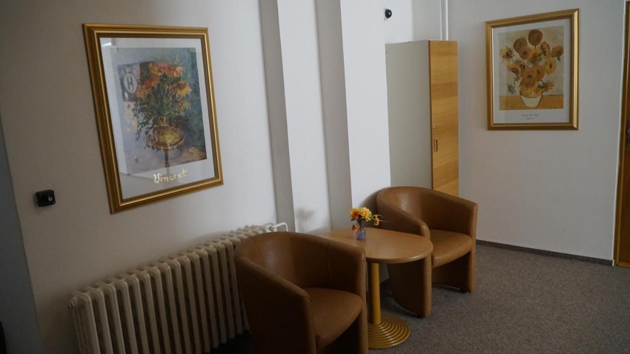 Pension Fox Πράγα Εξωτερικό φωτογραφία
